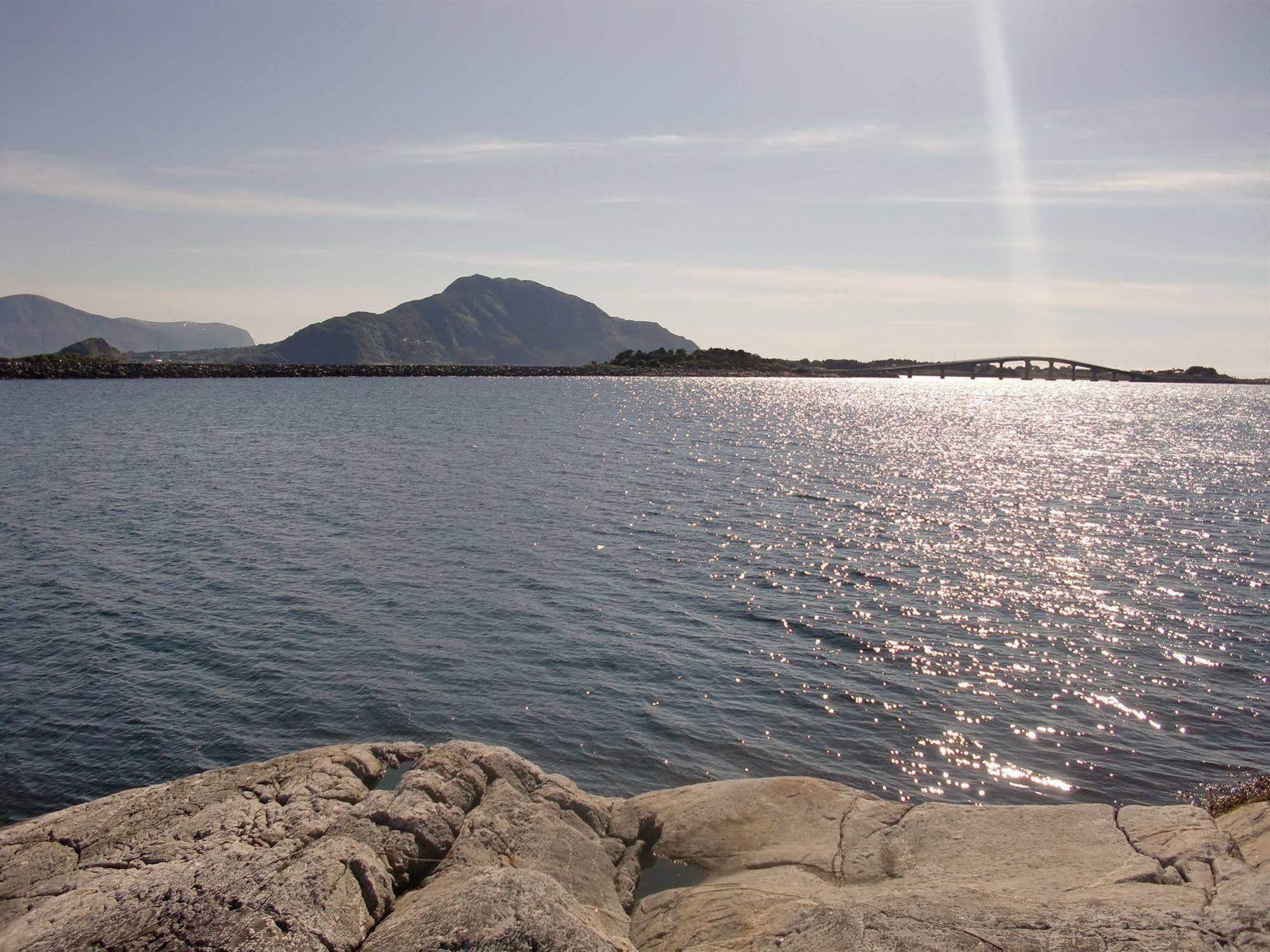 Aalesund Airport Hotel Ytterland Εξωτερικό φωτογραφία