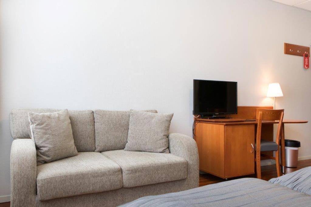 Aalesund Airport Hotel Ytterland Εξωτερικό φωτογραφία